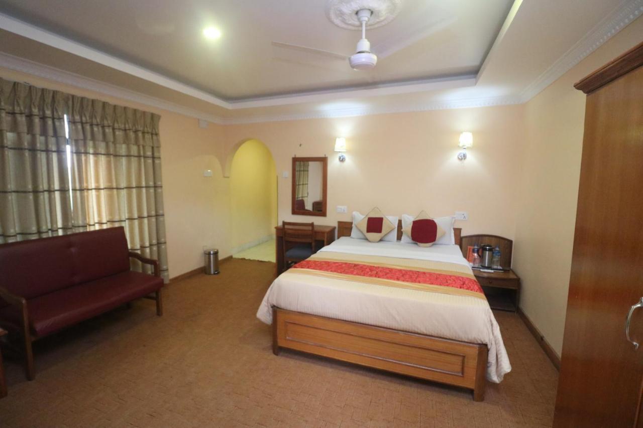 Hotel Wildlife Camp Sauraha Eksteriør bilde