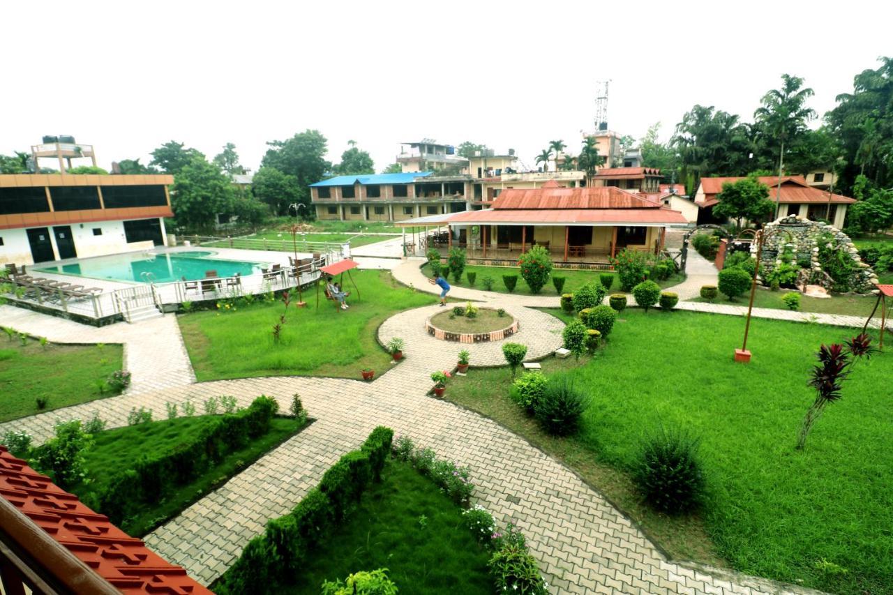 Hotel Wildlife Camp Sauraha Eksteriør bilde