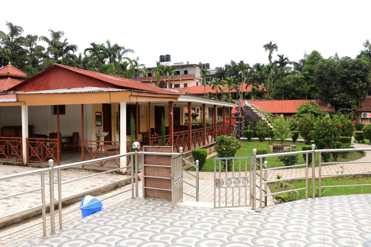 Hotel Wildlife Camp Sauraha Eksteriør bilde