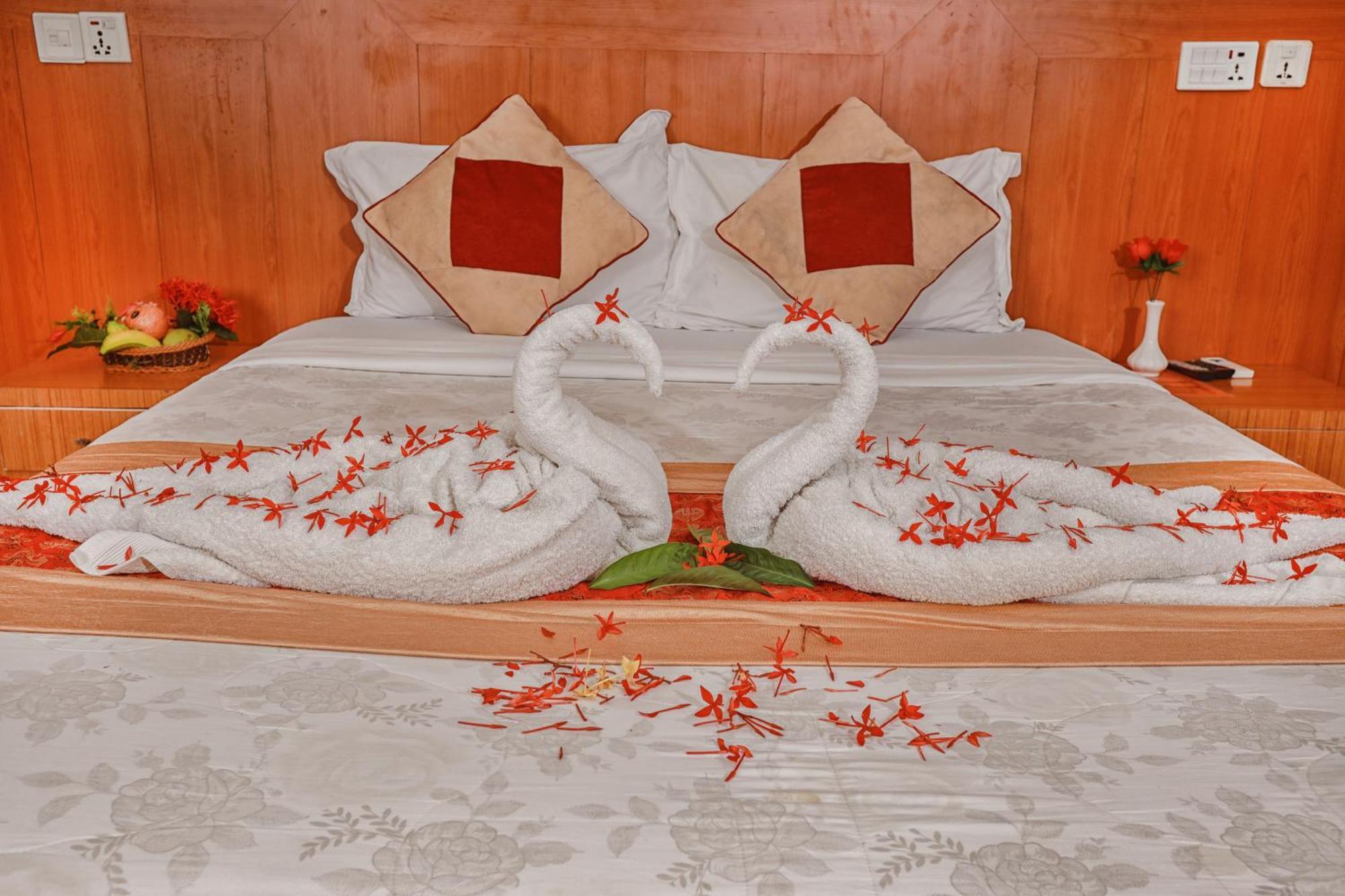 Hotel Wildlife Camp Sauraha Eksteriør bilde