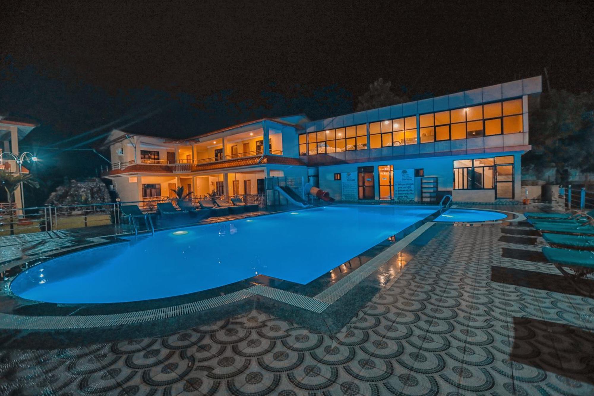 Hotel Wildlife Camp Sauraha Eksteriør bilde