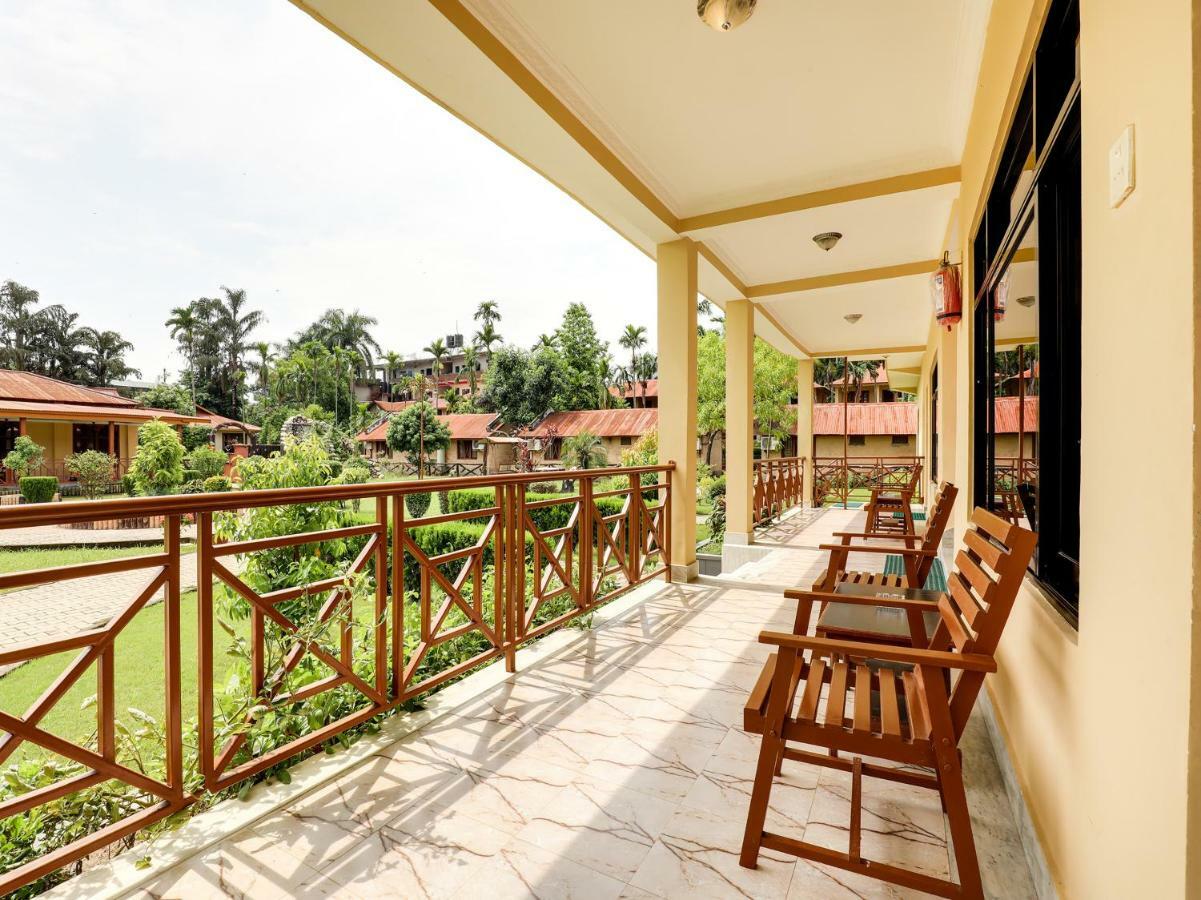 Hotel Wildlife Camp Sauraha Eksteriør bilde