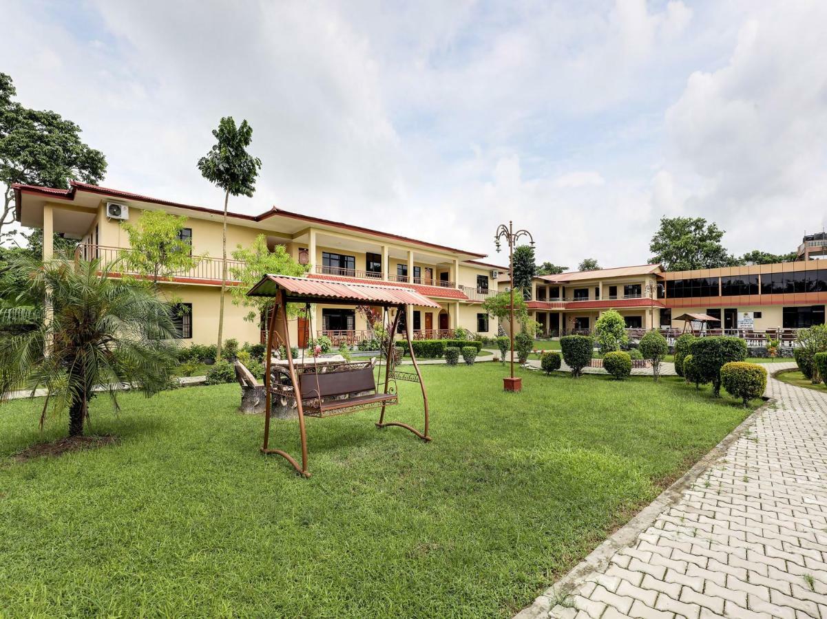 Hotel Wildlife Camp Sauraha Eksteriør bilde