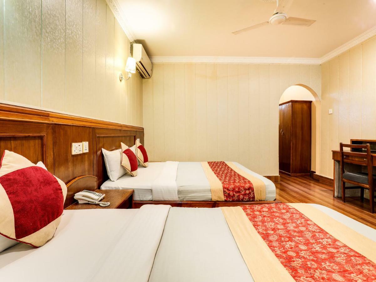 Hotel Wildlife Camp Sauraha Eksteriør bilde