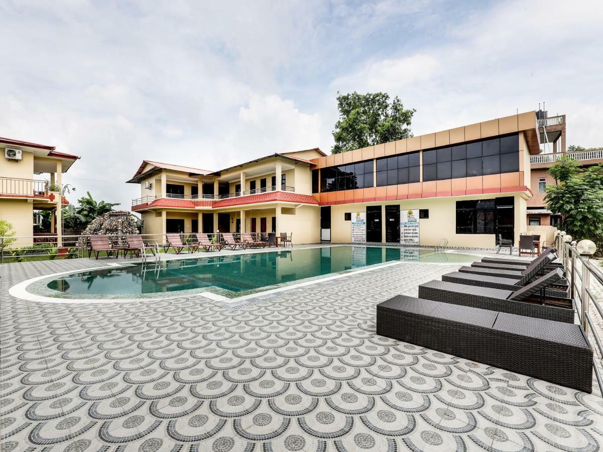 Hotel Wildlife Camp Sauraha Eksteriør bilde