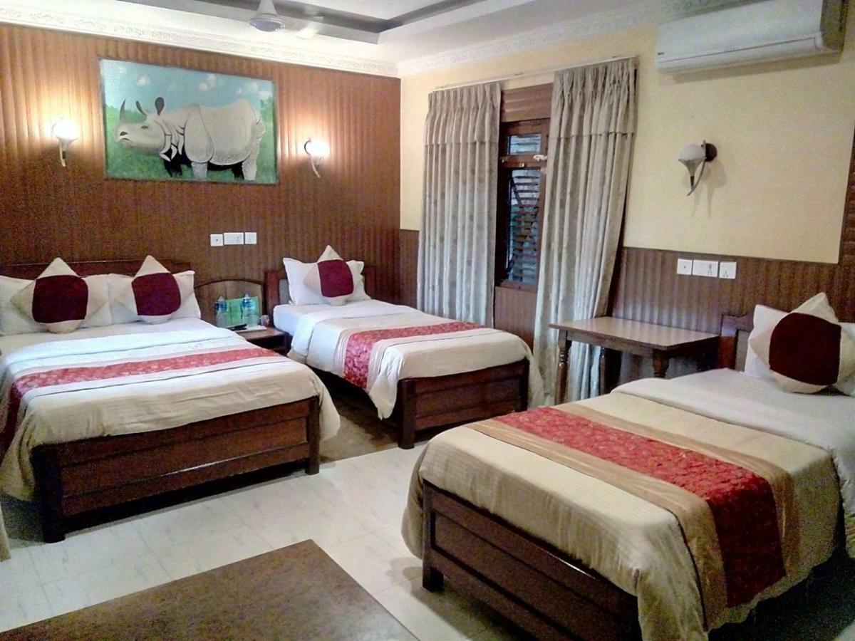 Hotel Wildlife Camp Sauraha Eksteriør bilde