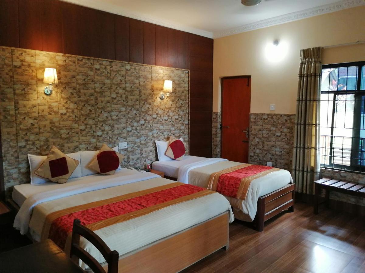 Hotel Wildlife Camp Sauraha Eksteriør bilde